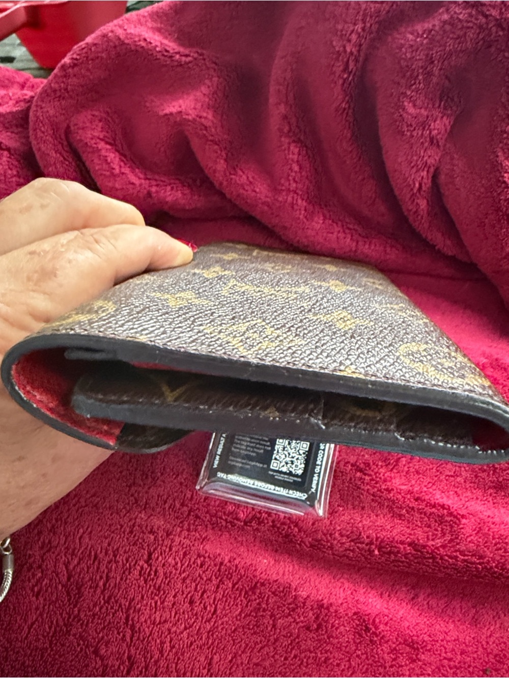 Louis Vuitton Josephine Monogram Continental Wallet with Red Snap - Picture 4 of 11